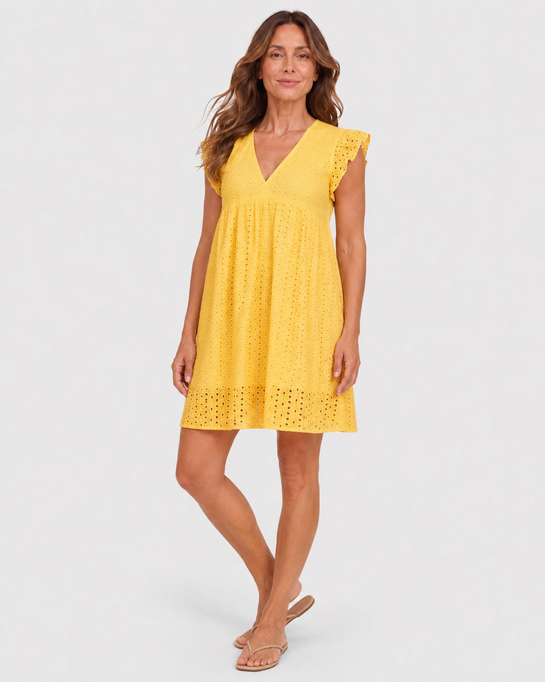 Vestido en Broderie con Escote V y Volados Ref. 0433 - Marea Bella Swimwear