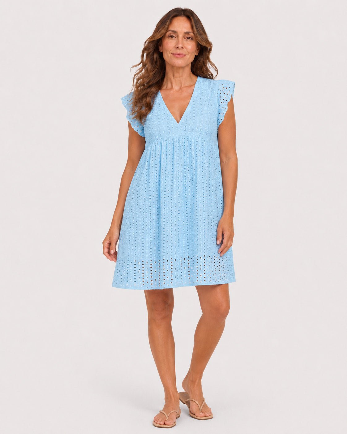 Vestido en Broderie con Escote V y Volados Ref. 0433 - Marea Bella Swimwear