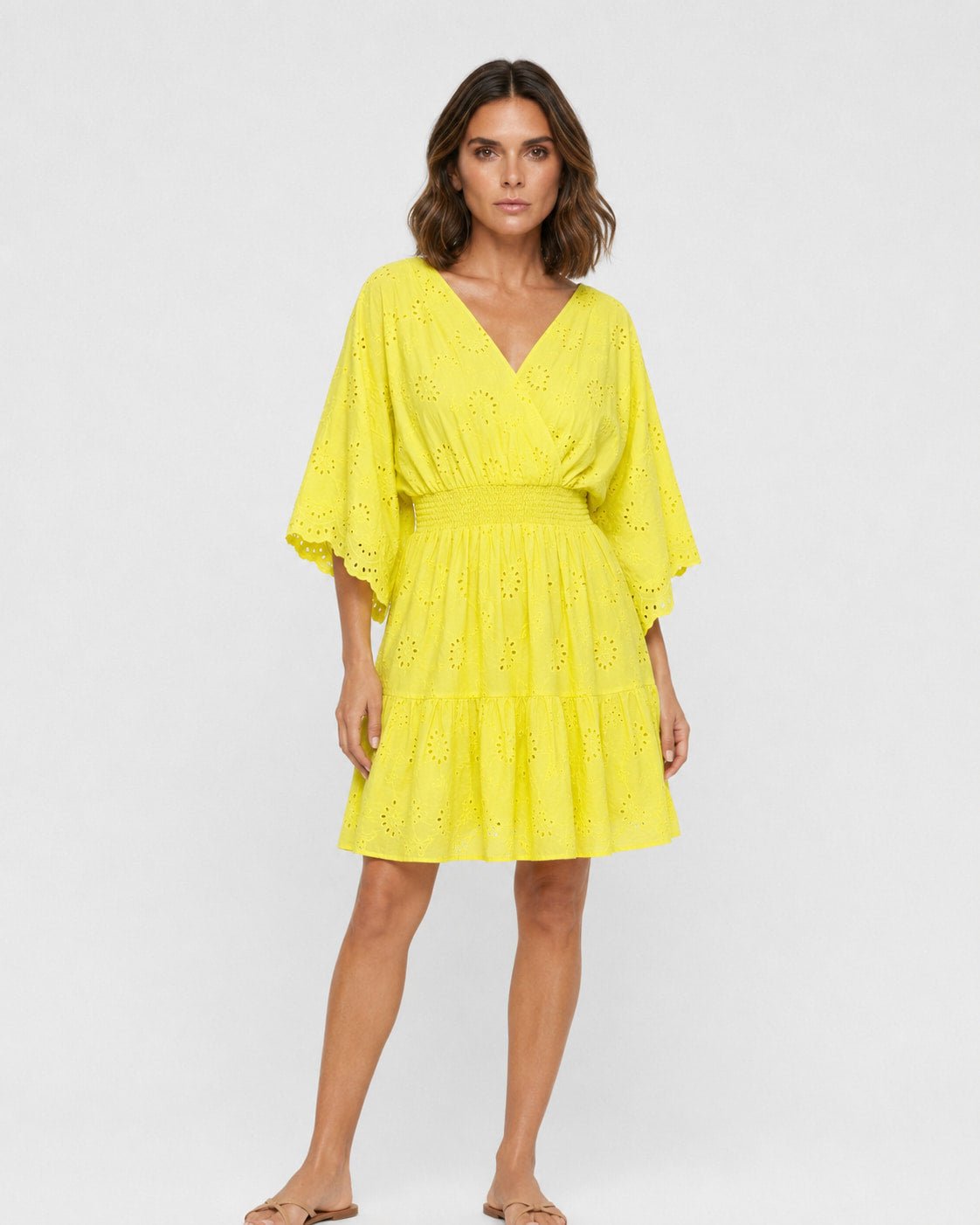 Vestido Kaftán con Bordado Calado y Cintura Marcada Ref. 0369 - Marea Bella Swimwear
